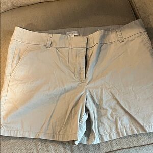 LOFT Women's Cream Shorts